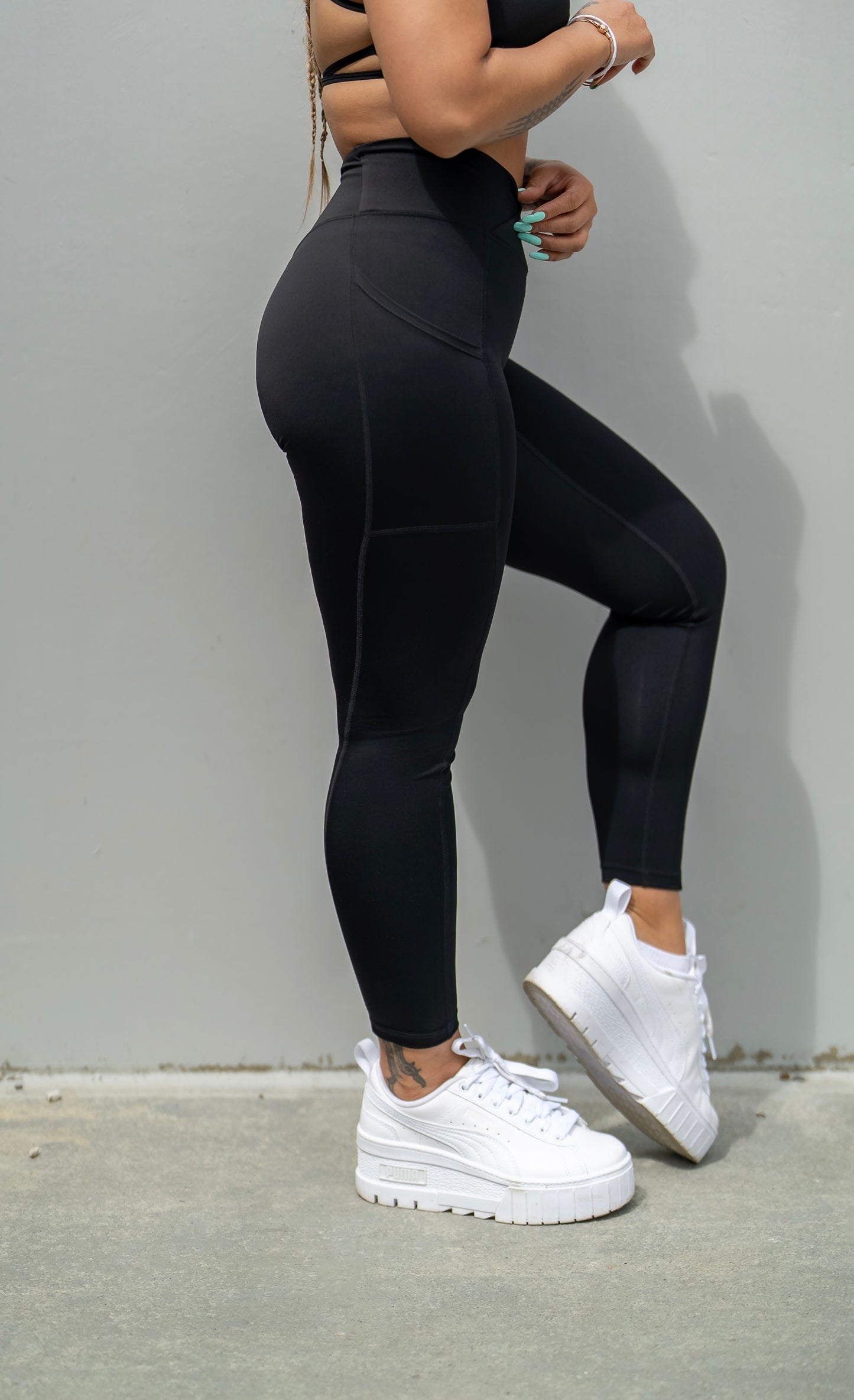 Wide Pocket Comfort Leggings